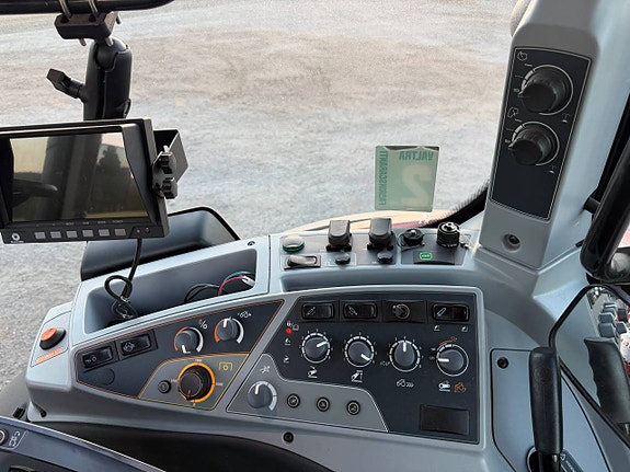 Valtra T214 Direct Frontlyft 1600Timmar 10 of 12
