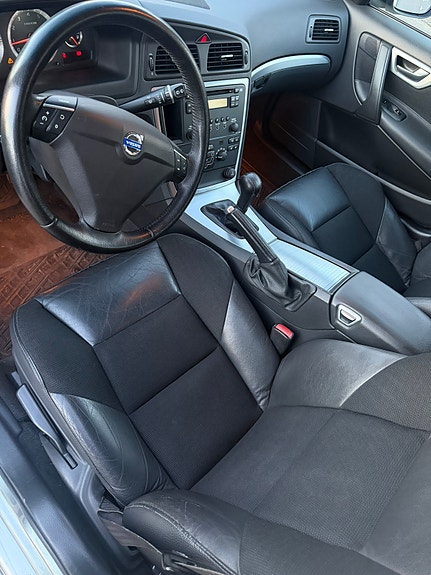 Volvo V70 5 of 5