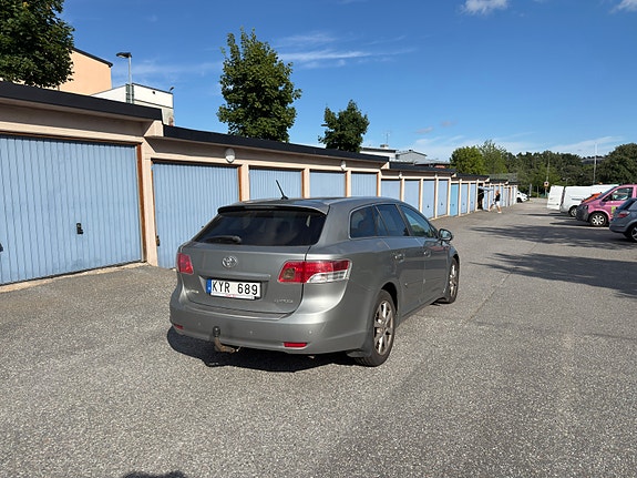 Toyota Avensis 5 of 10
