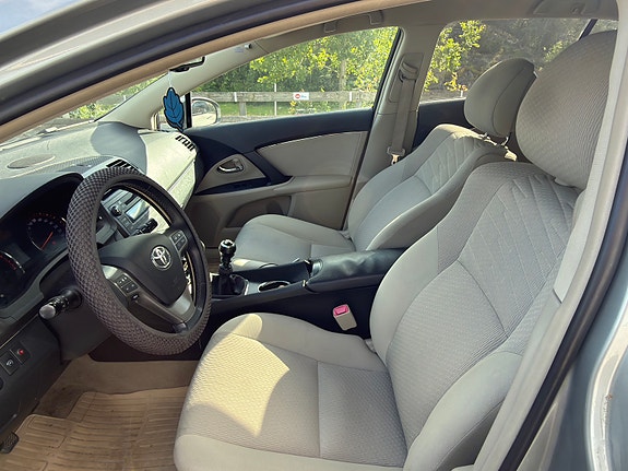 Toyota Avensis 10 of 10