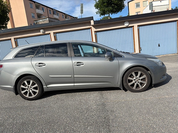 Toyota Avensis 6 of 10