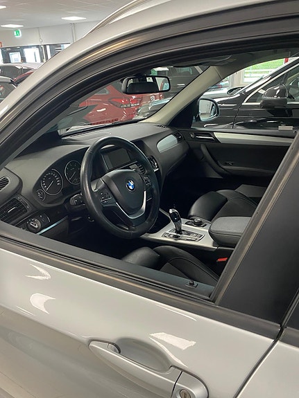 BMW X3 9 of 11