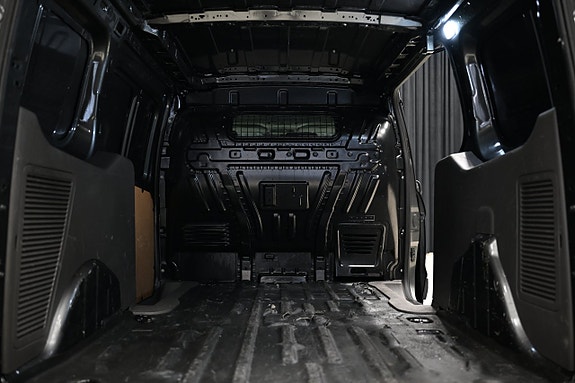 Ford Transit Connect 7 of 23