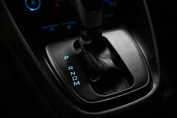Ford Transit Connect 16 of 23
