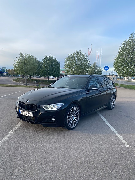 BMW 330d 2 of 5