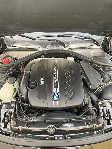 BMW 330d 5 of 5