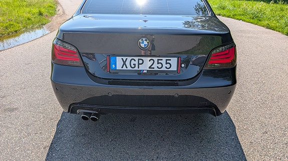 BMW 550i 4 of 5