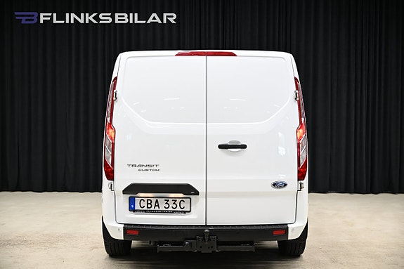 Ford Transit Custom 11 of 27