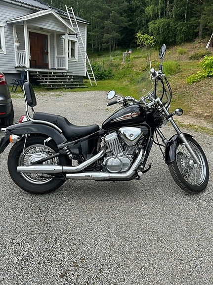 Honda VT600C Shadow 2 of 4