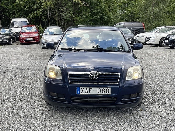 Toyota Avensis 7 of 15