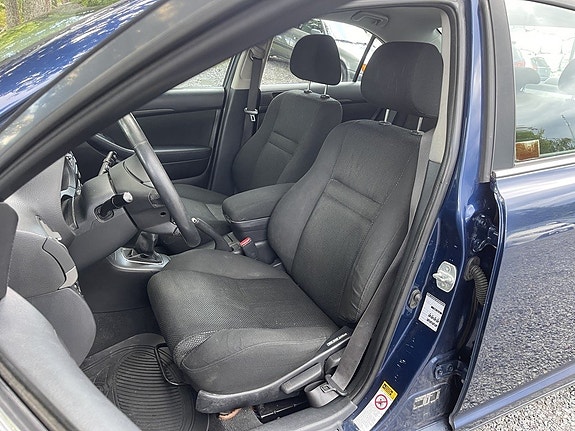 Toyota Avensis 13 of 15