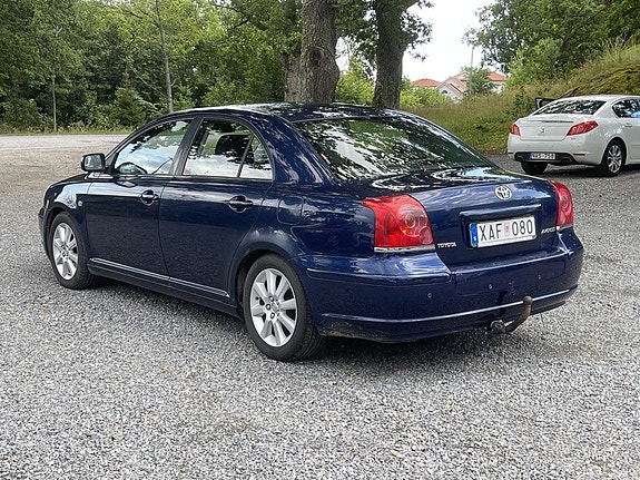Toyota Avensis 3 of 15