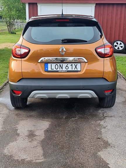 Renault Captur 3 of 5