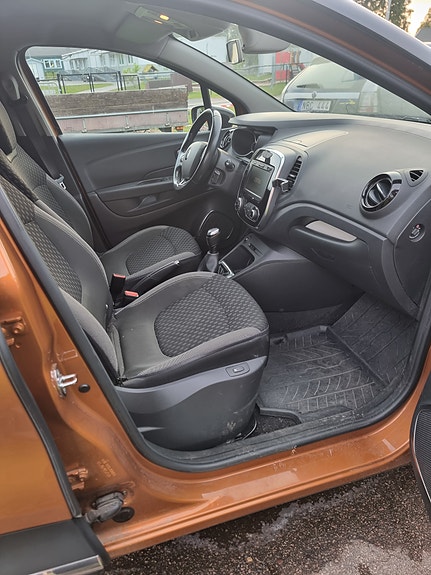 Renault Captur 4 of 5