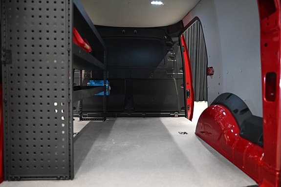 Volkswagen Caddy Maxi 8 of 30