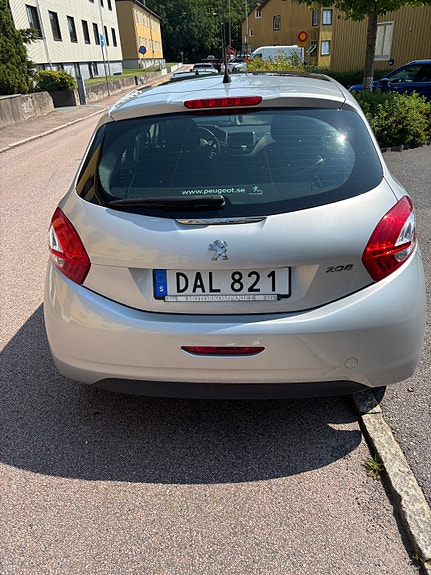 Peugeot 208 6 of 9