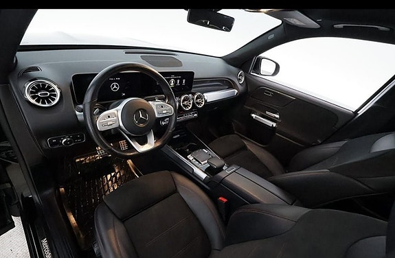 Mercedes-Benz GLB200 d 8 of 12