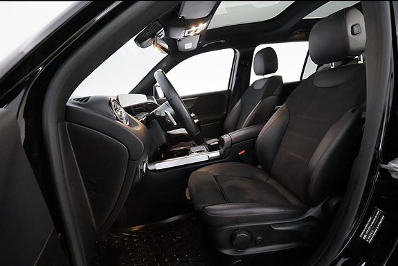 Mercedes-Benz GLB200 d 3 of 5