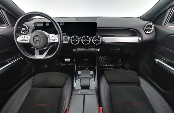 Mercedes-Benz GLB200 d 4 of 5