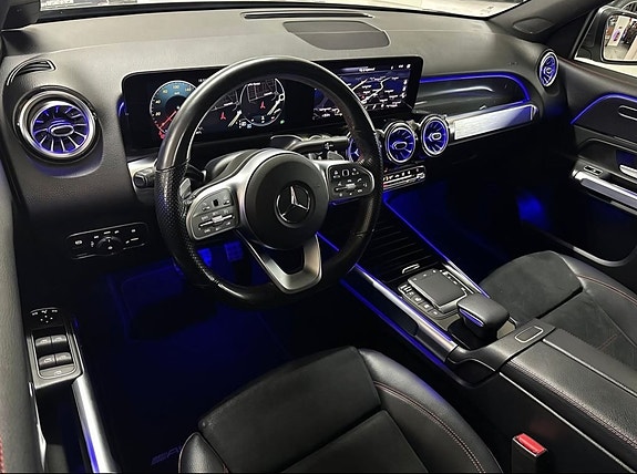Mercedes-Benz GLB200 d 2 of 12