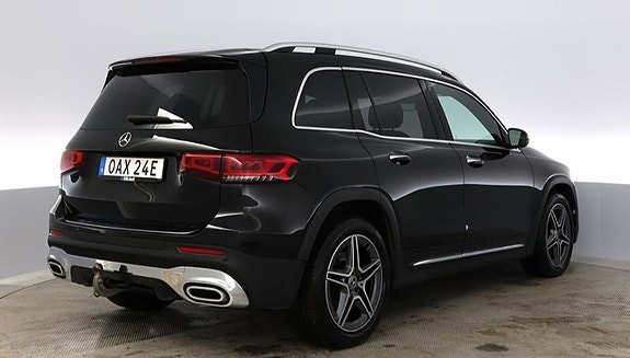 Mercedes-Benz GLB200 d 2 of 5