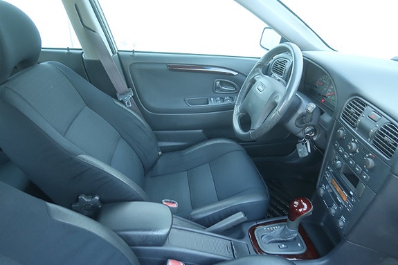 Volvo V40 7 of 20