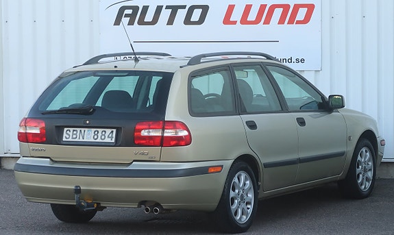 Volvo V40 3 of 20