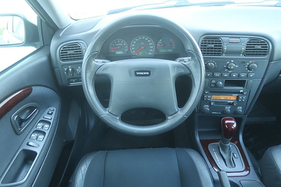 Volvo V40 6 of 20