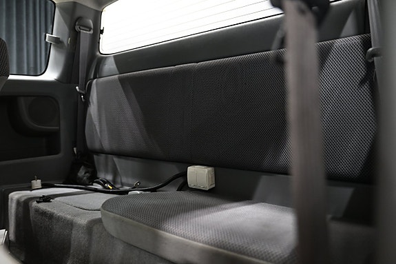 Toyota HiLux 16 of 28