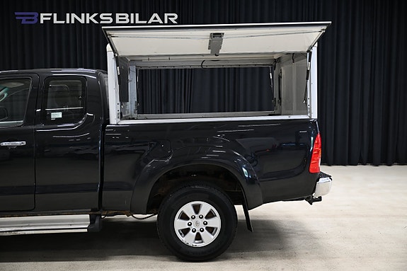 Toyota HiLux 4 of 28