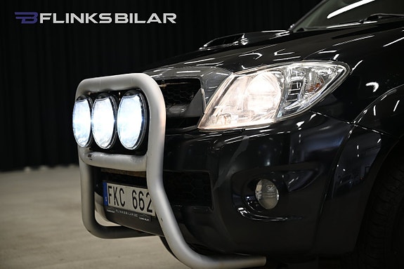 Toyota HiLux 8 of 28