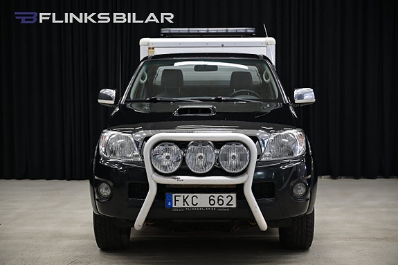 Toyota HiLux 7 of 28