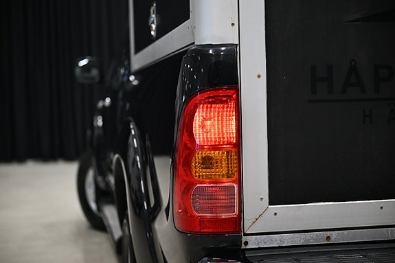 Toyota HiLux 10 of 28