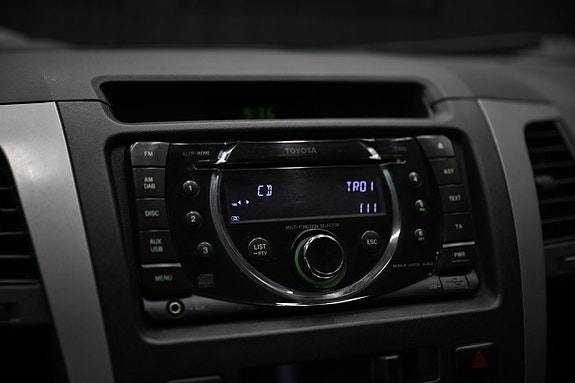 Toyota HiLux 24 of 28
