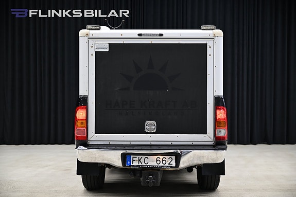 Toyota HiLux 9 of 28