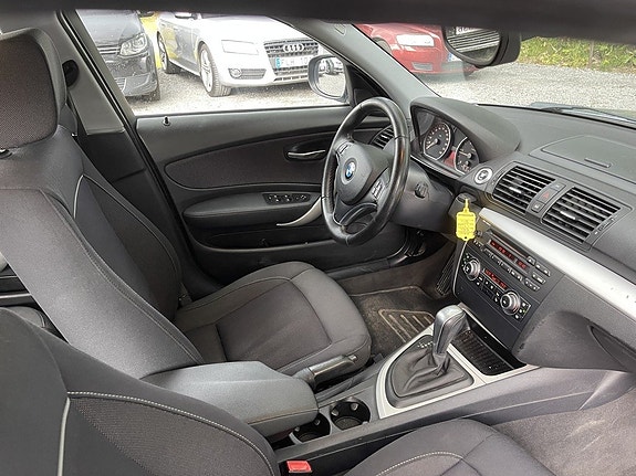BMW 118d 14 of 17