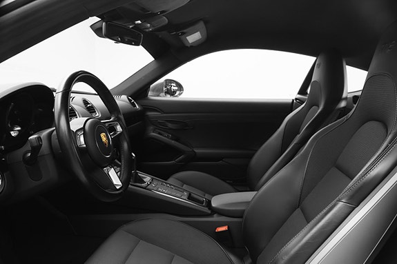 Porsche 718 Cayman T 8 of 27