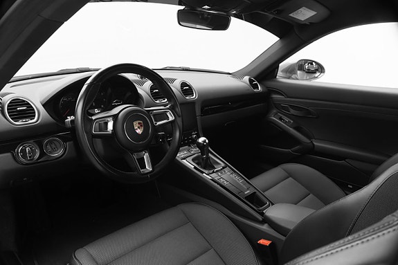 Porsche 718 Cayman T 9 of 27