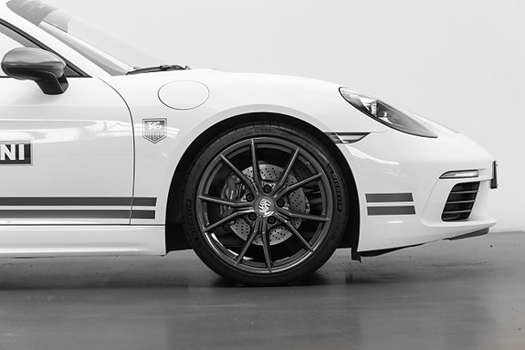 Porsche 718 Cayman T 7 of 27
