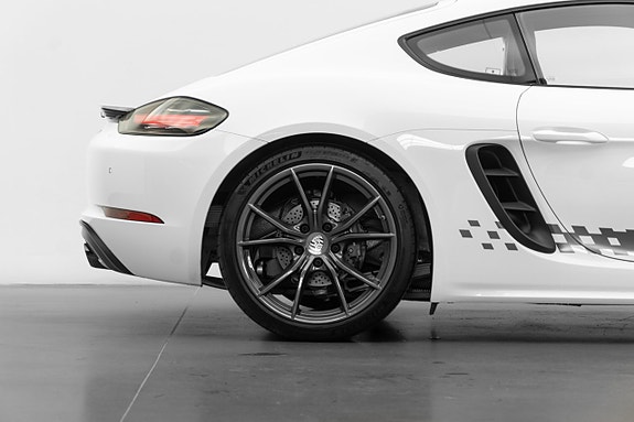 Porsche 718 Cayman T 6 of 27
