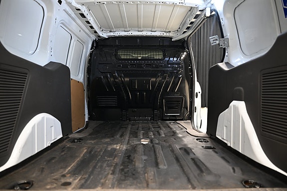 Ford Transit Connect 8 of 27
