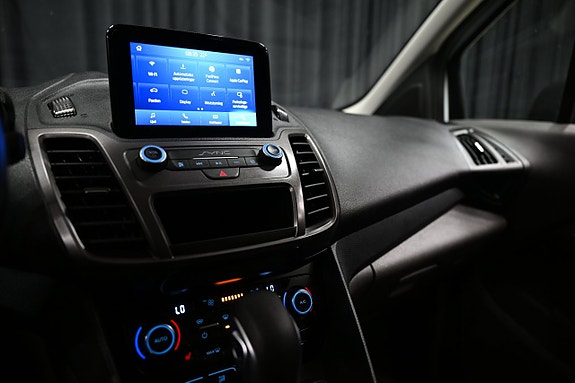 Ford Transit Connect 24 of 27