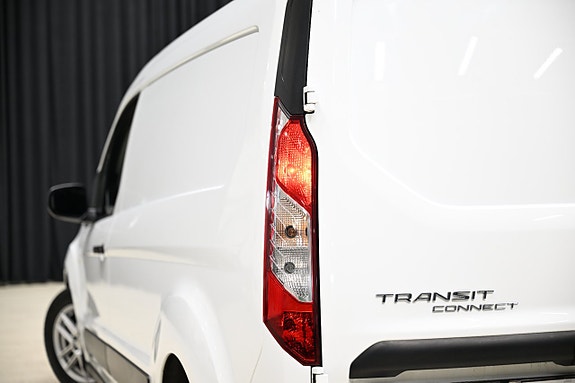 Ford Transit Connect 11 of 27