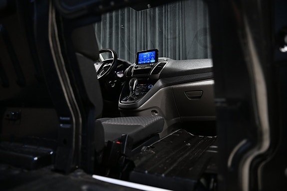 Ford Transit Connect 9 of 27