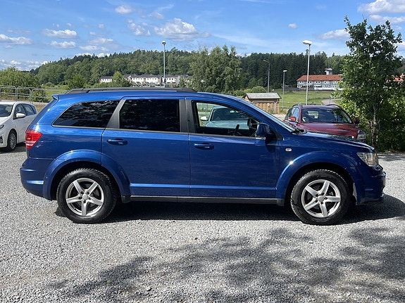 Dodge Journey 6 of 25