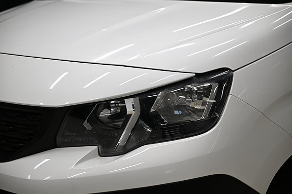 Peugeot Partner 3 of 5
