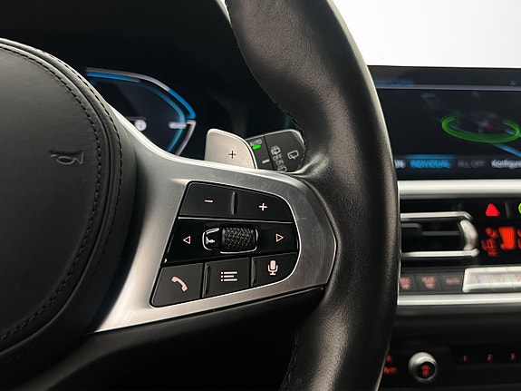 BMW 330e 25 of 30