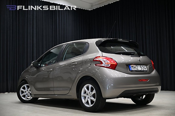 Peugeot 208 4 of 5