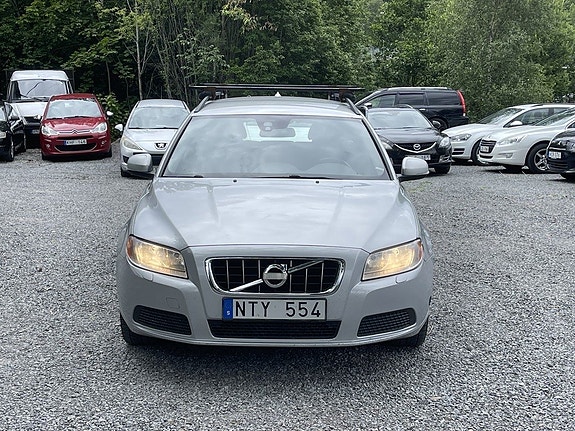 Volvo V70 5 of 17