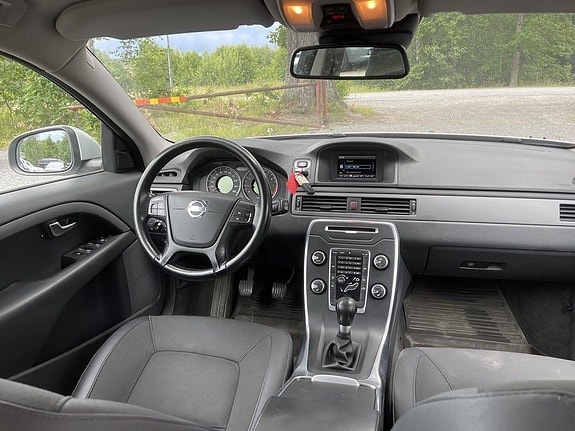 Volvo V70 9 of 17